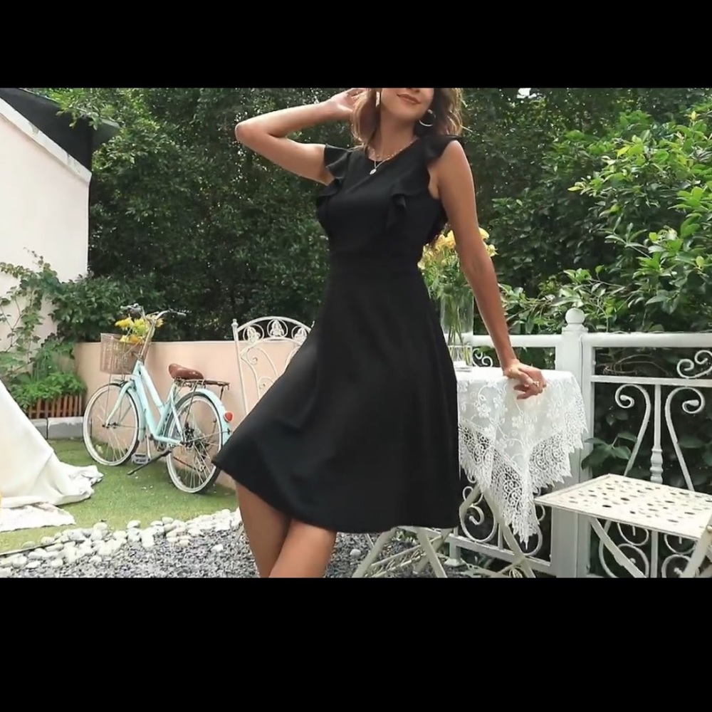 NWT Yathon women’s black vintage flared A-lined swing casual dress.